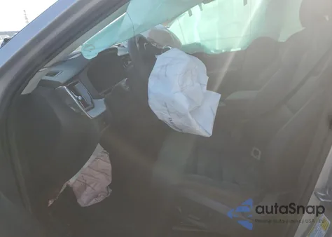 2025 Volvo Xc60 Plus z USA, uszkodzony, nr VIN YV4M12RCXS1148822